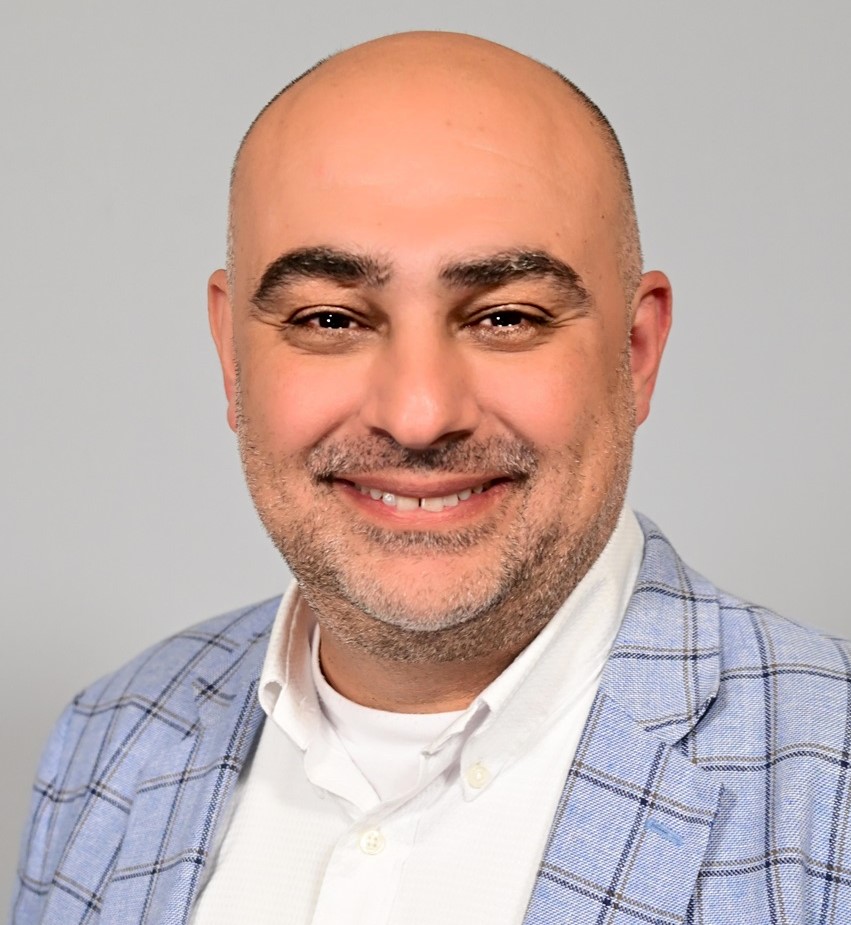 Alex Schimdt headshot